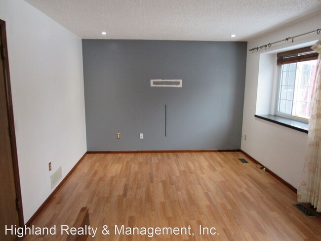 Building Photo - 4 br, 2.5 bath House - 10671 Kipling Way