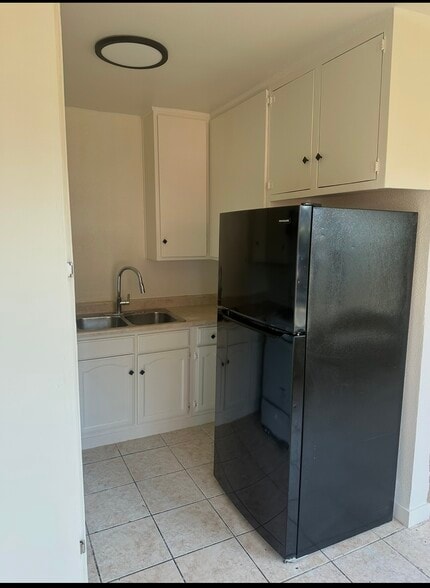 Kitchen, appliances included - 12201 S Willowbrook Ave