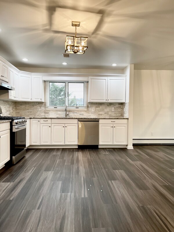 Building Photo - 82 Forrest St