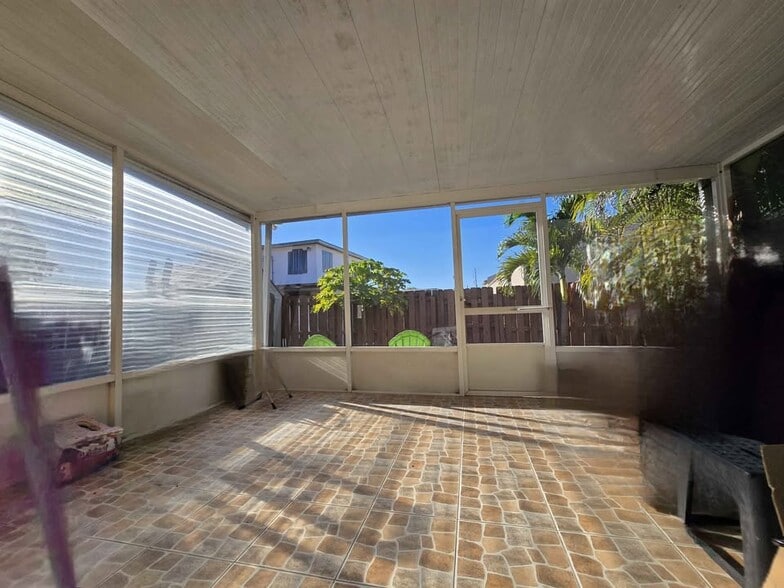 Building Photo - 10924 SW 182nd Ln