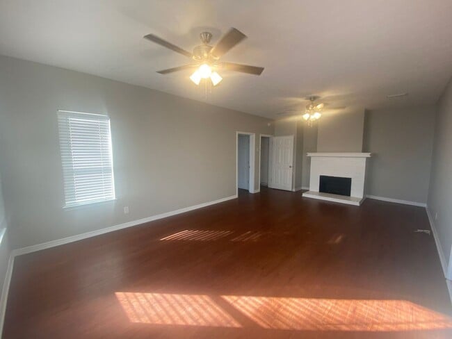 Building Photo - Cozy & Economical Unit in The Cove w/Waterfront Views of Massalina Bayou & Marina!