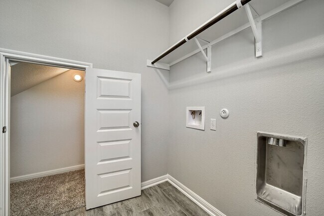 Building Photo - 2924 Sage Ranch Dr