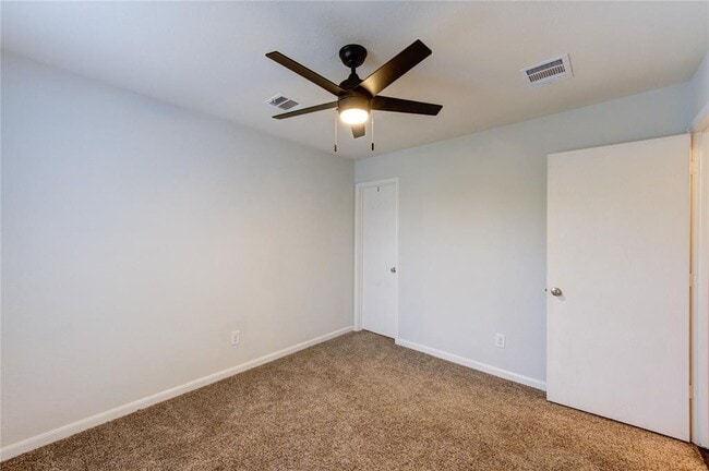 Building Photo - 18503 Fair Grange Ln