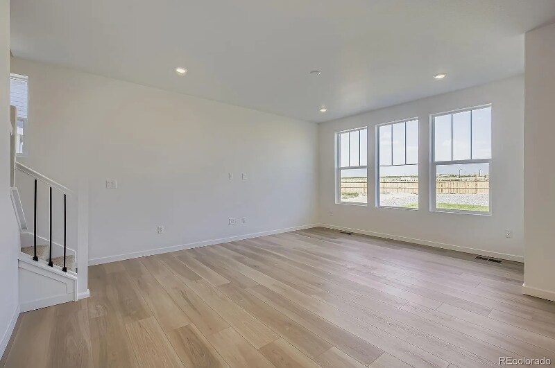Building Photo - 330 Donna Ln