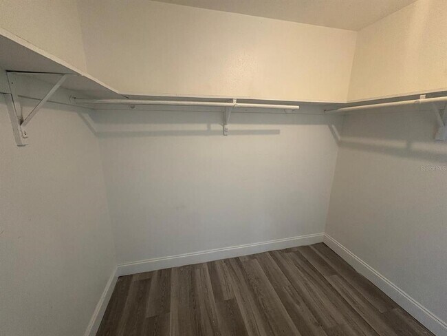 Building Photo - 4033 Henley Rd