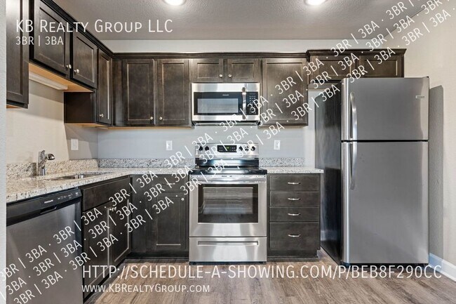 Building Photo - 3 Bed Townhome in Belton; Raymore-Peculiar...