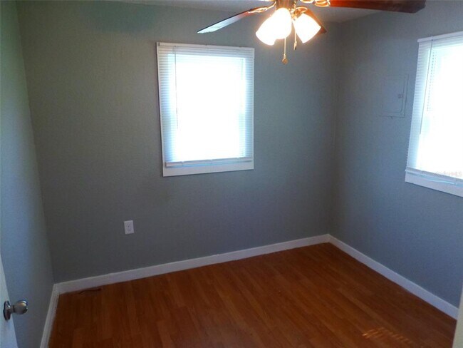 Building Photo - 2007 Cemetery Rd