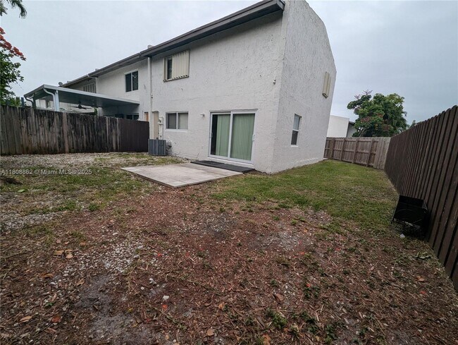 Building Photo - 6902 SW 114th Ave