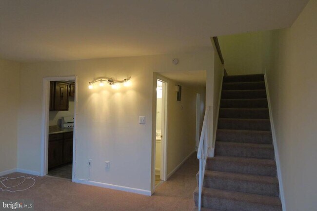 Building Photo - 3514 Cranmer Mews