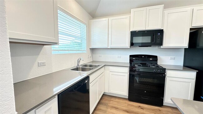 Building Photo - 170 Tofalla