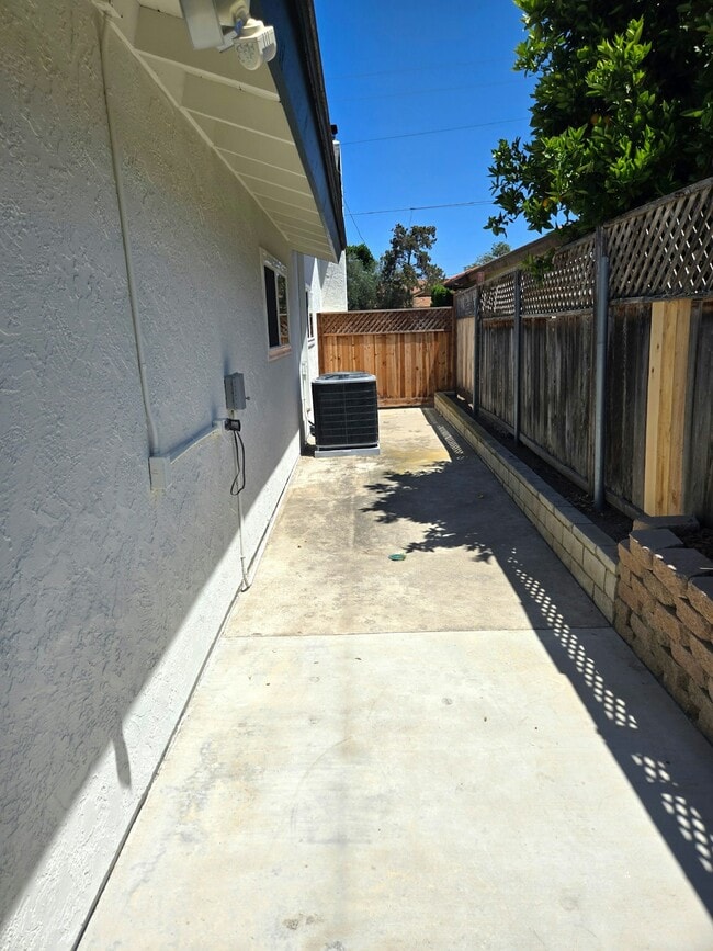 Building Photo - 3507 Merrimac Ave