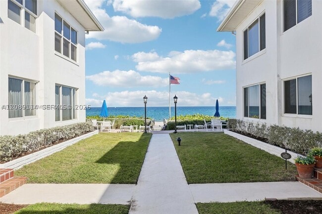 Building Photo - 1187 Hillsboro Mile