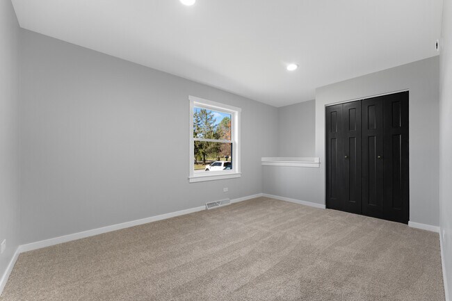 Building Photo - 2N359 Mildred Ave