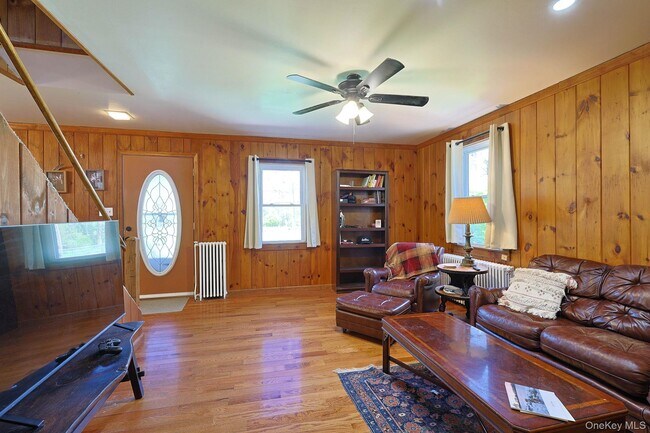 Building Photo - 1604 NY-9G