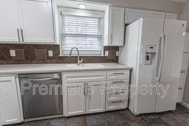 Building Photo - 13032 W 102nd Terrace