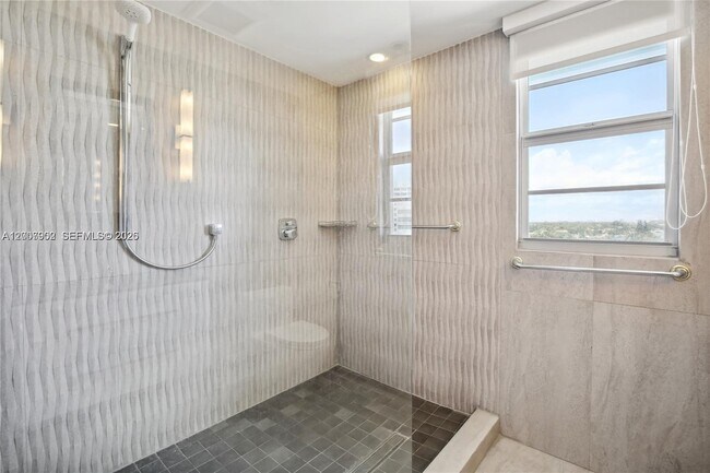 Building Photo - 5255 Collins Ave