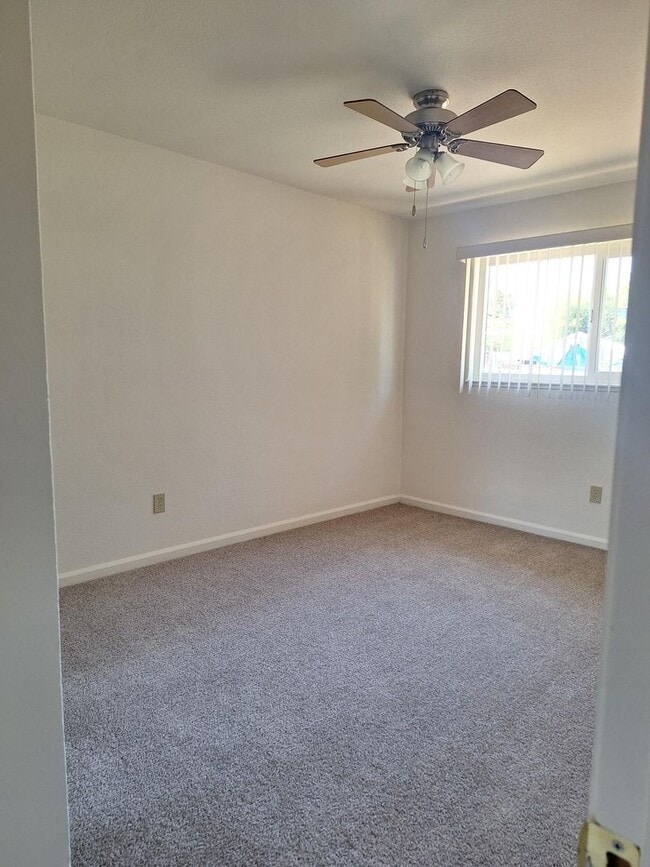 Building Photo - Beautifully Renovated 3-Bedroom, 1-Bath Duplex in Clairemont