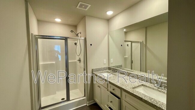 Building Photo - 204 Vickery Ln