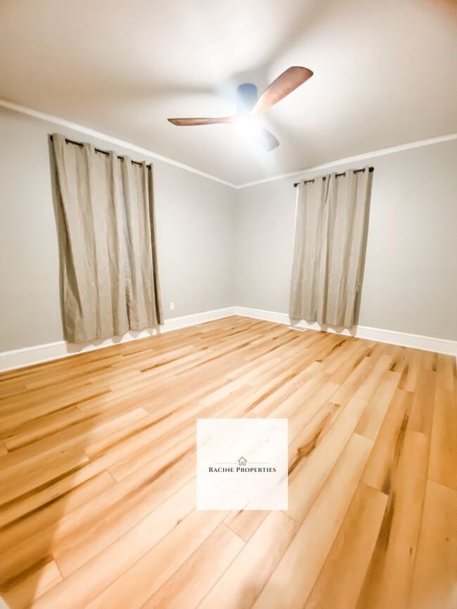 Building Photo - Newly Renovated Home in Taylors, SC!