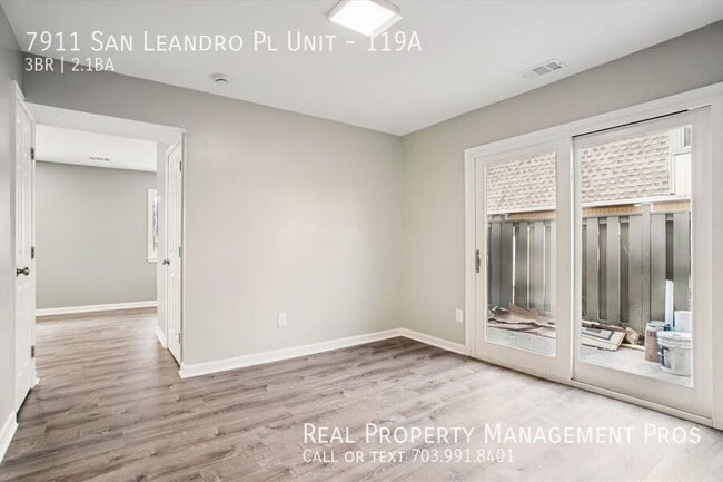 Building Photo - 7911 San Leandro Pl