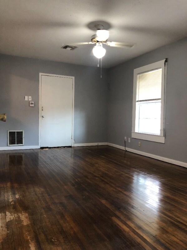 Building Photo - 1425 Daytona Dr