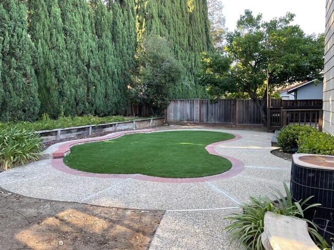 Building Photo - 10281 Parlett Pl