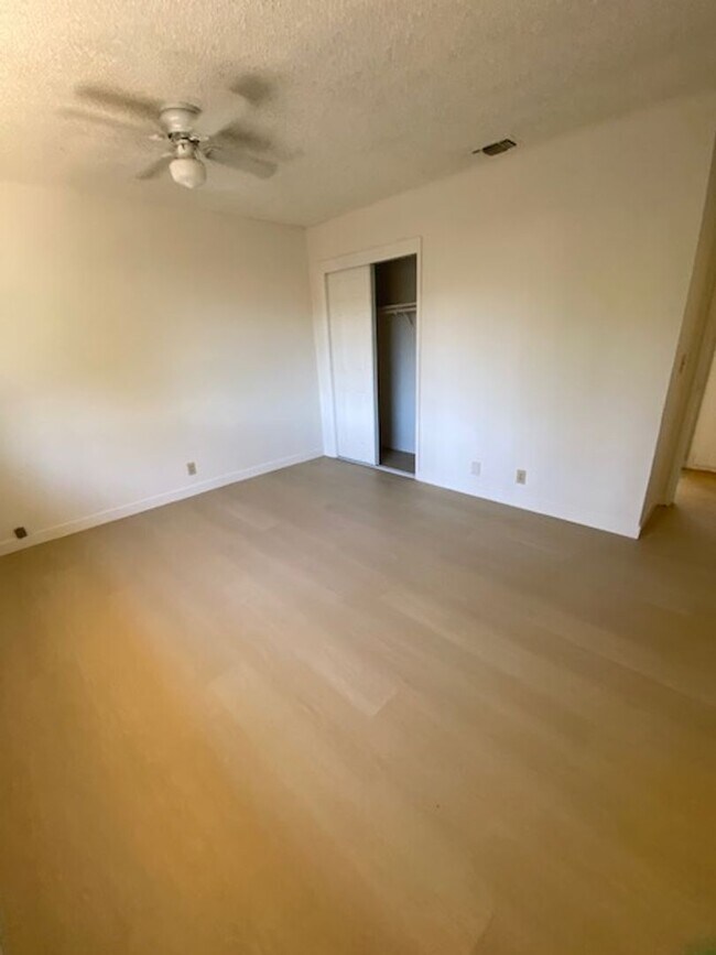 Building Photo - FRESH REMODEL and LARGE YARD!