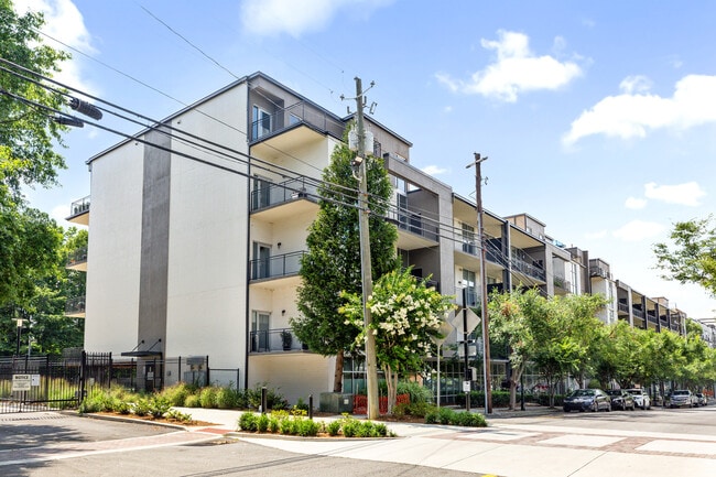 Building Photo - 3400 Malone Dr
