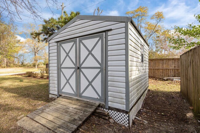 Building Photo - Welcome to New River Homes!