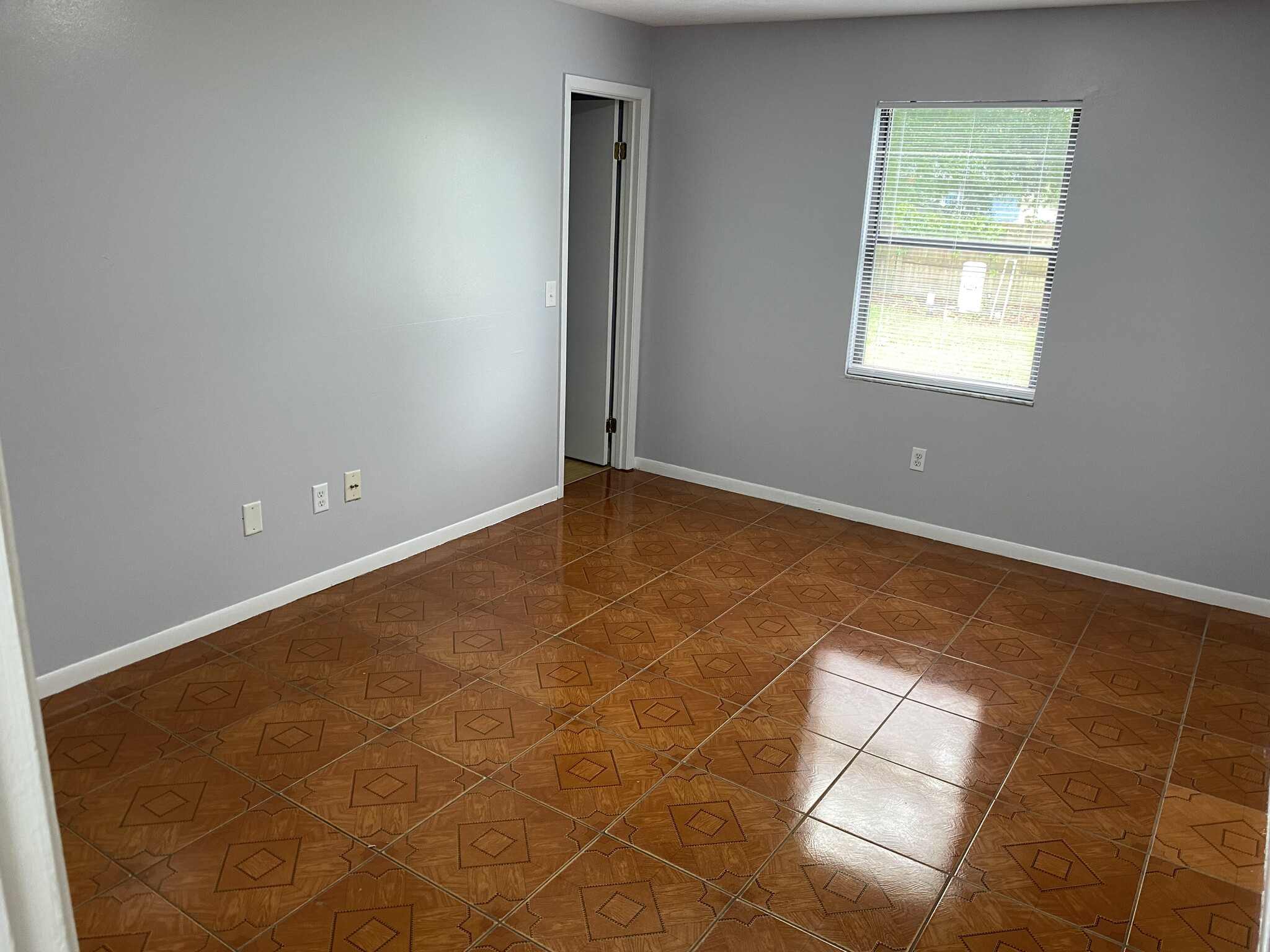 Building Photo - 38 Teak Run