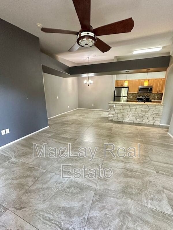 Building Photo - 10136 E Southern Ave