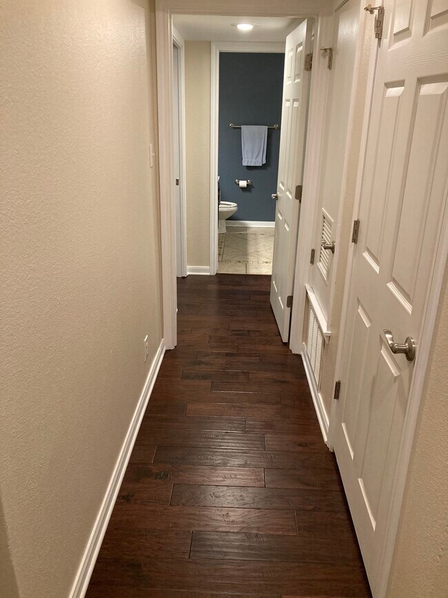 Building Photo - 100 Lorenz Rd