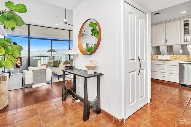 Building Photo - Park Place Condo