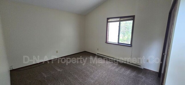 Building Photo - 9455 Juniper Dr