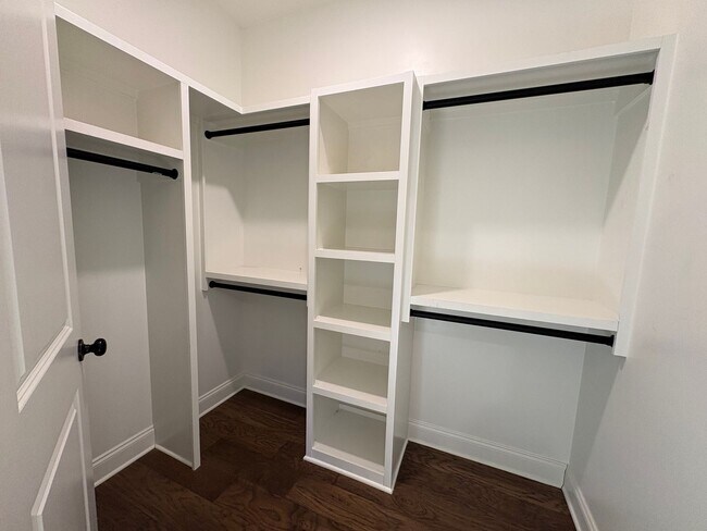 Building Photo - 7291 Crosswinds Blvd