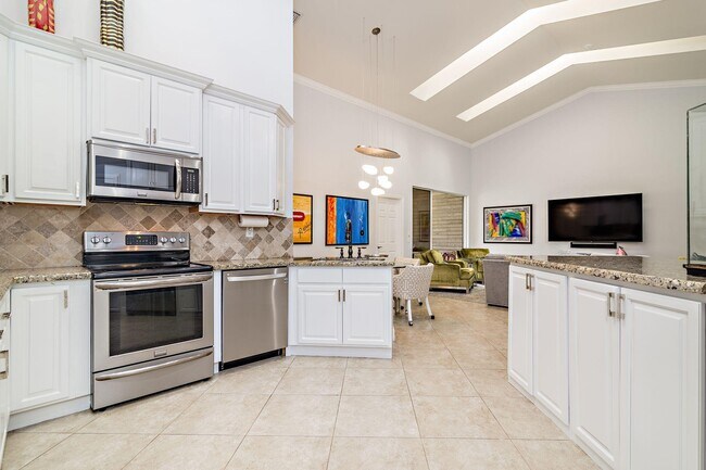 Building Photo - 2102 Mahogany Pl