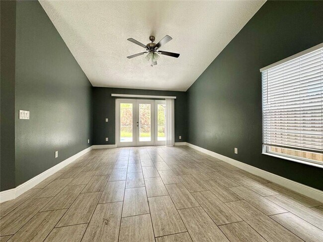 Building Photo - 1516 Crosswind Cir