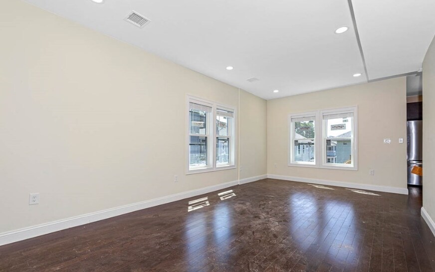 Building Photo - 85 Fern Rd