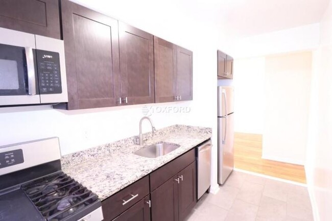 Building Photo - 1 bedroom in ELMHURST NY 11373