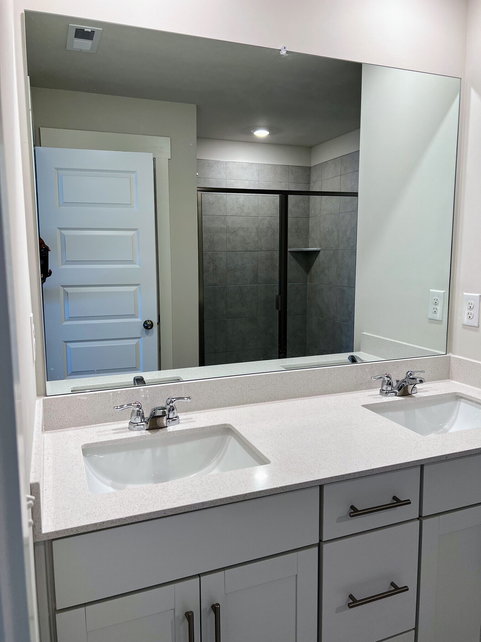 Building Photo - 2606 Comanche Ct