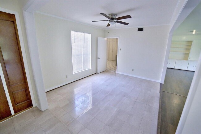 Building Photo - 1434 Pirates Cove