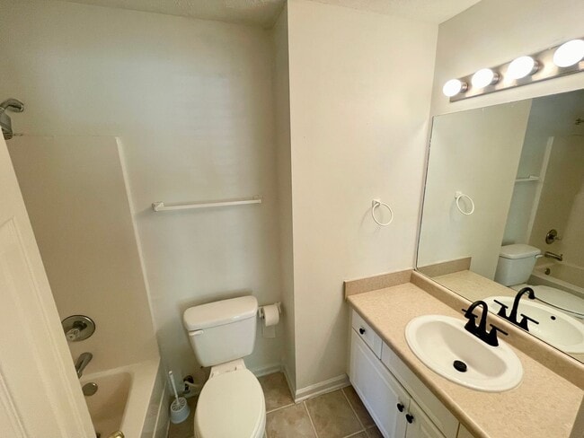 Building Photo - 311 Longleaf Dr