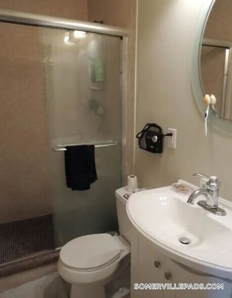 Building Photo - 27 Fairfax St