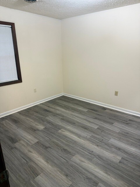 Building Photo - 109 Jay Ln