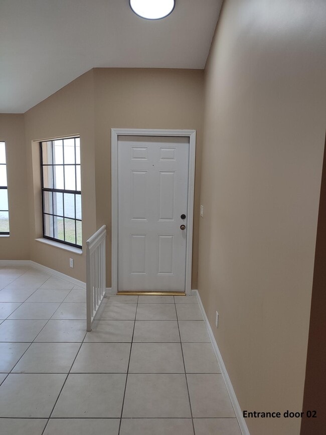 Building Photo - 3826 Circle Lake Dr