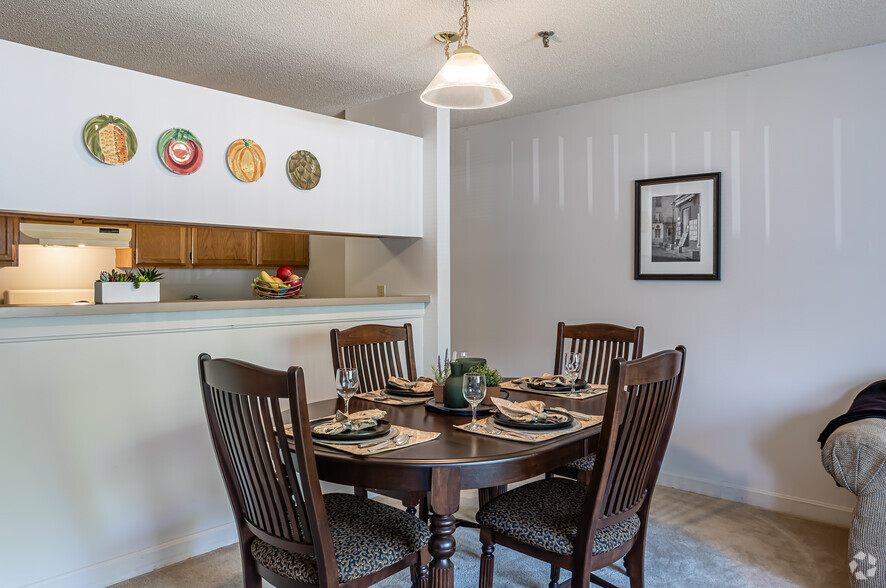 Dining Area - Normandy Heights