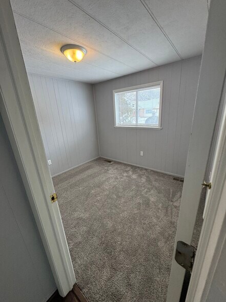 Building Photo - 407 Mill St