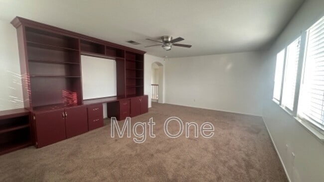 Building Photo - 3140 Crestline Dr