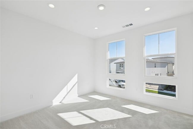 Building Photo - 151 Paddlewheel