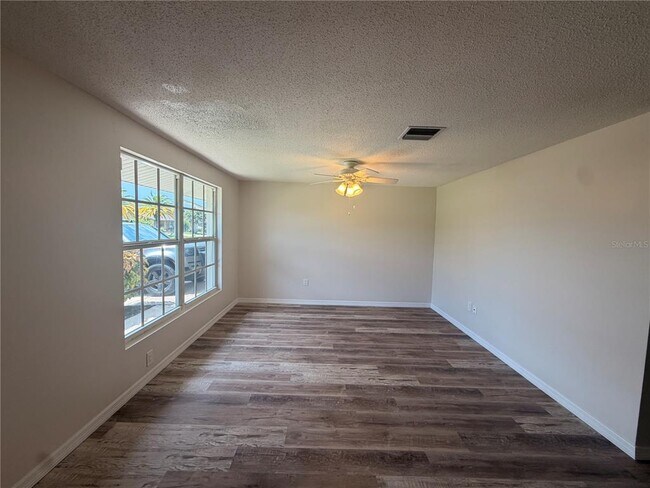 Building Photo - 4694 Nele St